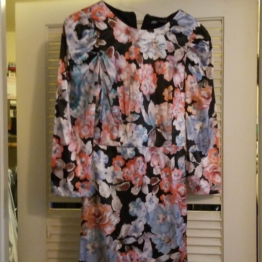 Womens Zara floral dress